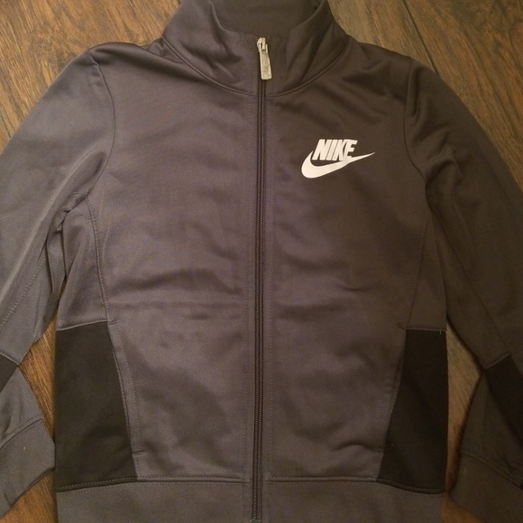 Great condition nike jacket - Picture 2 of 2